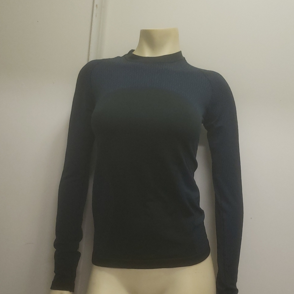 Lululemon top